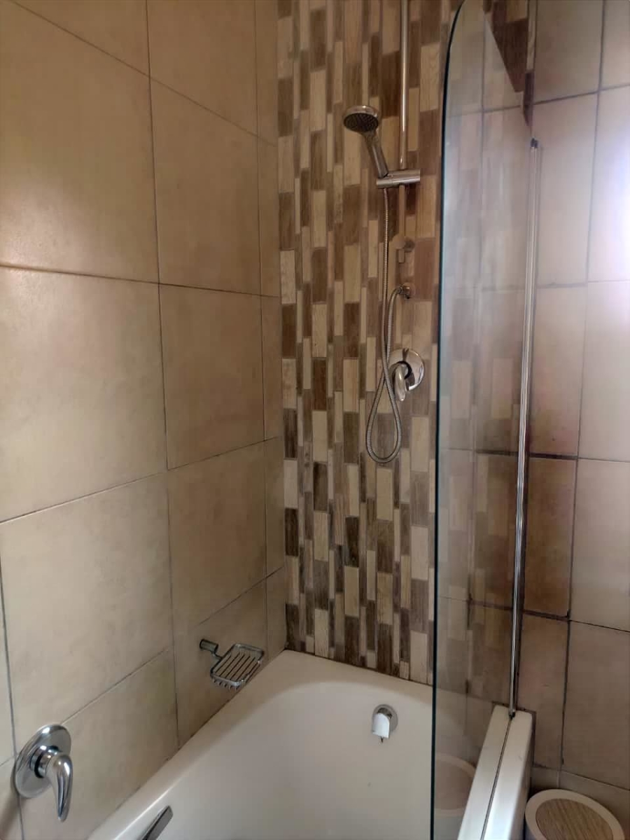 3 Bedroom Property for Sale in The Crest Western Cape